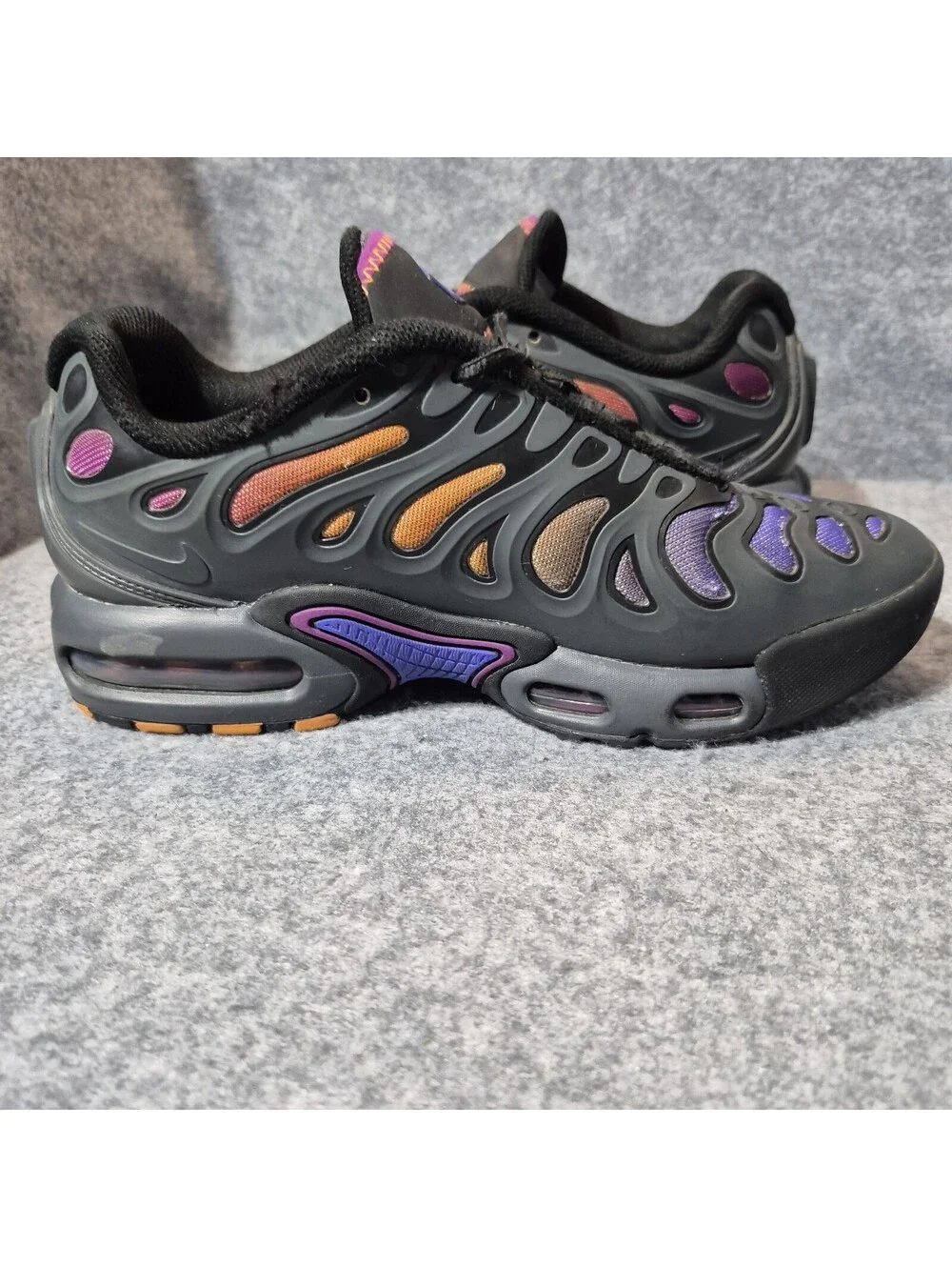 Nike Air Tuned Air Boys Low Top Sneakers Black/Purple/Orange US 5 FV5921-001